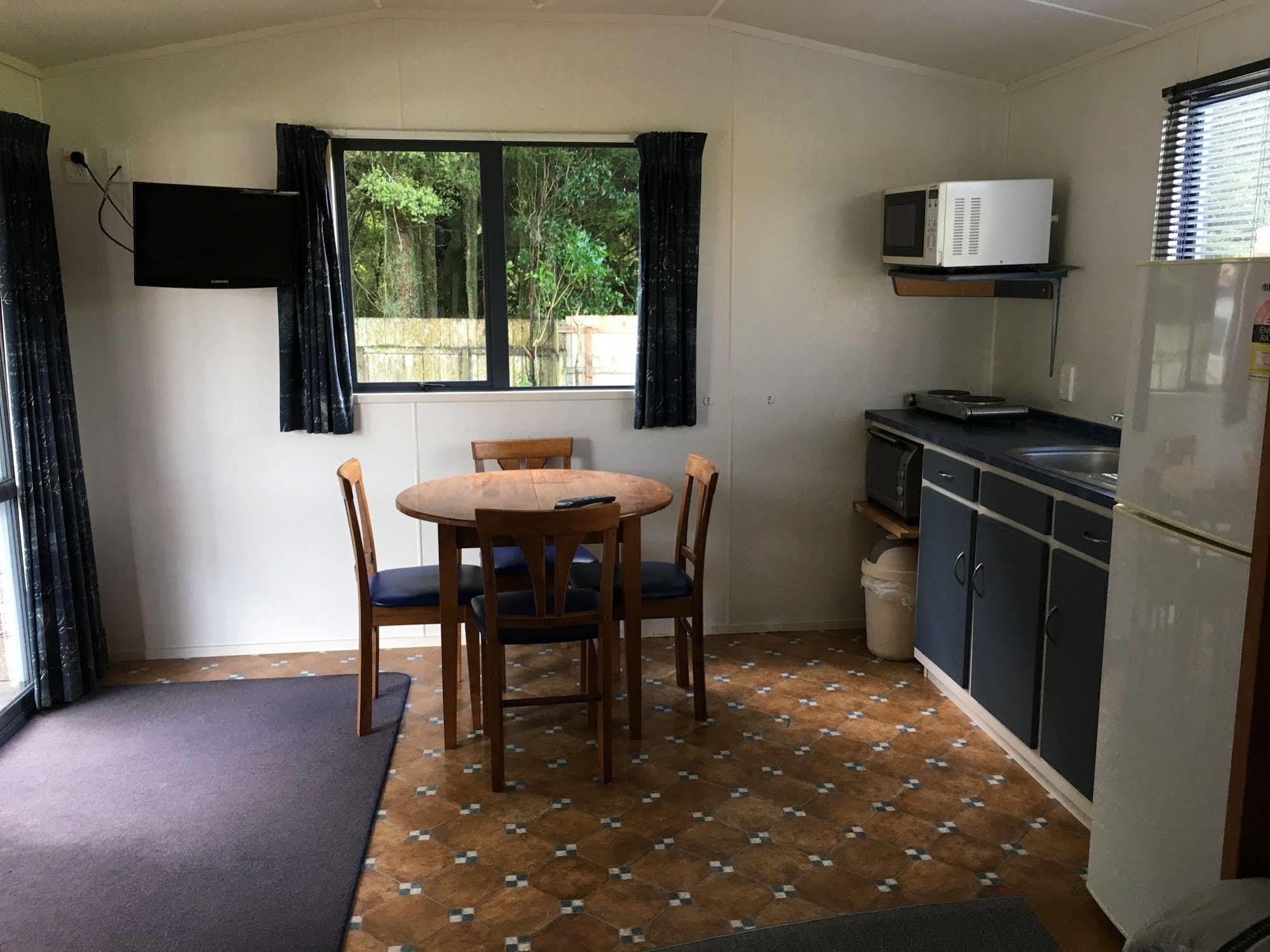 Stratford Motel & Holiday Park Экстерьер фото